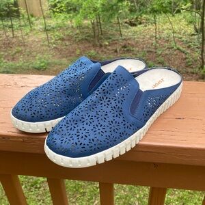J Sport blue floral shoes